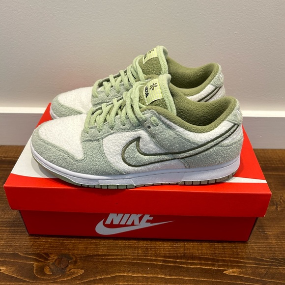 Honeydew Dunks - Picture 6 of 7